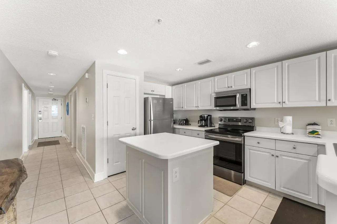 Apartment Modern 3 Bedroom Beachfront Condo! Amenities Galore! By Dolce Vita Getaways Pcb Panama City Beach